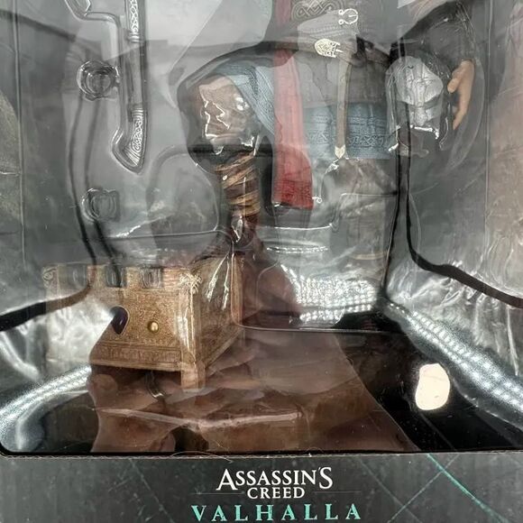 Assassin’s Creed Valhalla Eivor Wolf-Kissed Figure Ubisoft Collectible New Box - Picture 5 of 11